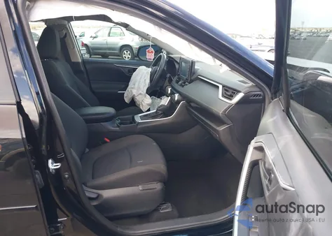 2021 Toyota Rav4 Le z USA, uszkodzony, nr VIN 2T3F1RFV7MC244102